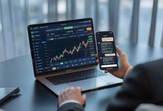 Imagen de un artículo acerca de inflación e interés en criptoactivos alternativos